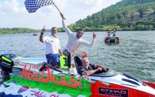 Команда Абу-Даби выигрывает чемпионат мира по Формуле 2