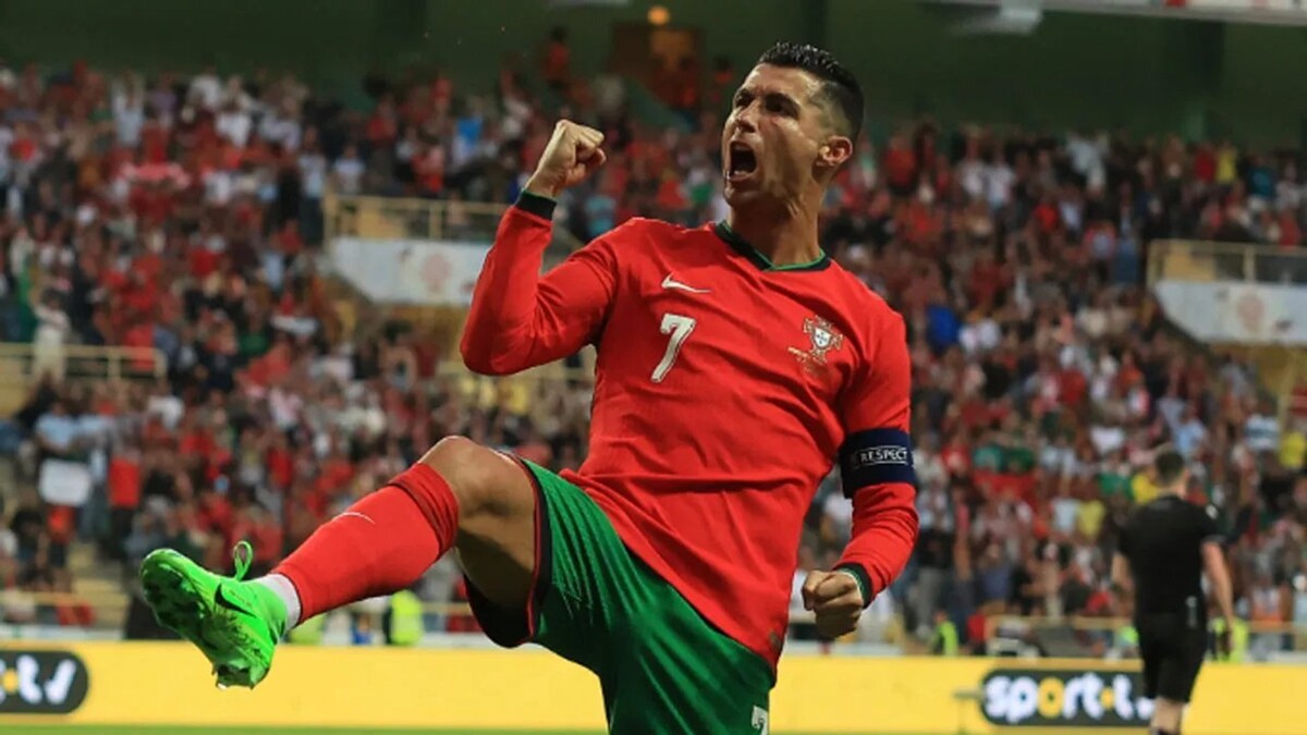 Португалия побеждает Ирландию 3-0 благодаря дублю Криштиану Роналду