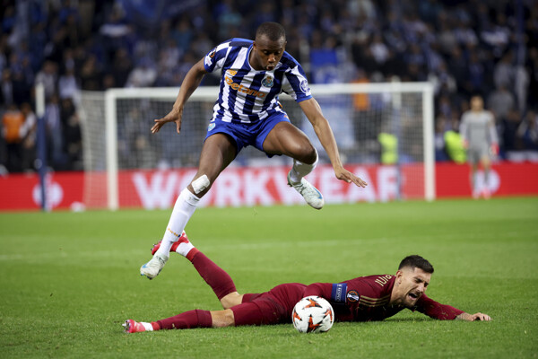 Mora Leads Porto to Draw Against Roma in Europa League