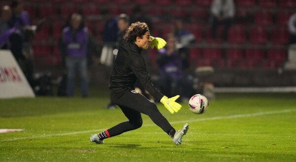 Guillermo Ochoa's Comeback Ends in Defeat